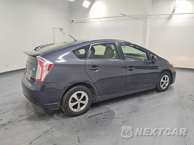 Trzecie zdjęcie samochodu z tyłu: 2014 TOYOTA PRIUS TWO VIN:JTDKN3DU0E1781628 - miniatura