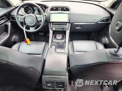 Zdjęcie 8 z 14 samochodu: 2020 JAGUAR F-PACE PREMIUM VIN:SADCJ2FX5LA655848 - miniatura