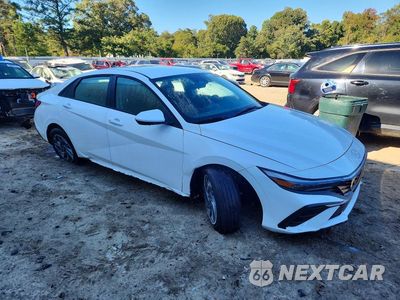 Czwarte zdjęcie samochodu z boku: 2026 HYUNDAI ELANTRA HYBRID BLUE VIN:KMHLM4DJ7TU210227 - miniatura