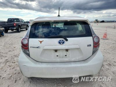 Zdjęcie 6 z 12 samochodu: 2014 TOYOTA PRIUS C FOUR VIN:JTDKDTB35E1561916 - miniatura