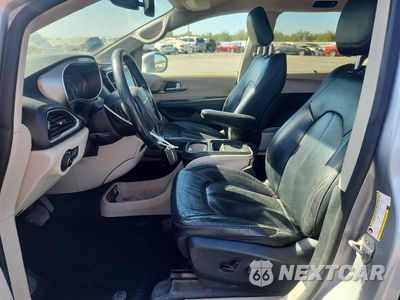 Zdjęcie 7 z 14 samochodu: 2020 CHRYSLER PACIFICA TOURING L VIN:2C4RC1BG8LR114496 - miniatura