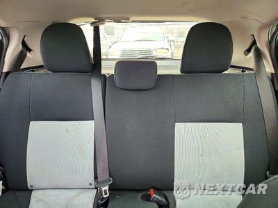 Zdjęcie 10 z 13 samochodu: 2013 TOYOTA PRIUS C THREE VIN:JTDKDTB3XD1044559 - miniatura