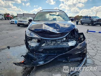 Piąte zdjęcie samochodu w środku: 2018 CHRYSLER PACIFICA TOURING PLUS VIN:2C4RC1FG1JR100866 - miniatura