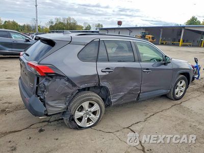 Trzecie zdjęcie samochodu z tyłu: 2019 TOYOTA RAV 4 VIN:JTMP1RFV6KJ003744 - miniatura