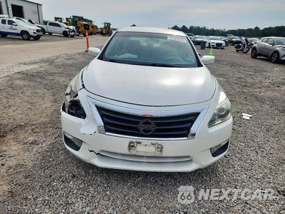 Piąte zdjęcie samochodu w środku: 2015 NISSAN ALTIMA 2.5 S VIN:1N4AL3AP6FN331000 - miniatura