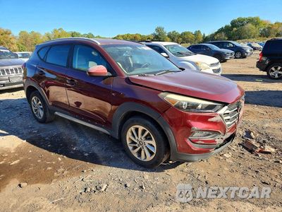 Czwarte zdjęcie samochodu z boku: 2017 HYUNDAI TUCSON SE VIN:KM8J3CA41HU317641 - miniatura