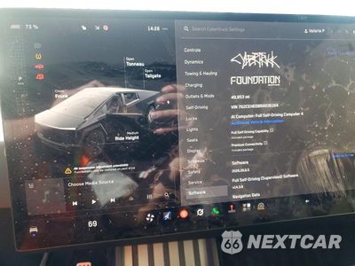 Zdjęcie 9 z 13 samochodu: 2024 TESLA CYBERTRUCK VIN:7G2CEHED8RA036164 - miniatura