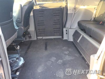 Zdjęcie 11 z 13 samochodu: 2011 TOYOTA SIENNA SPORT VIN:5TDXK3DC0BS117012 - miniatura