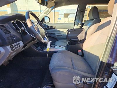 Zdjęcie 7 z 12 samochodu: 2013 TOYOTA TACOMA V6 VIN:3TMLU4EN2DM130085 - miniatura