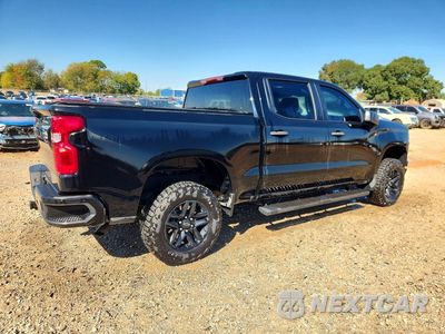 Trzecie zdjęcie samochodu z tyłu: 2025 CHEVROLET SILVERADO K1500 TRAIL BOSS CUSTOM VIN:3GCPKCEK6SG250751 - miniatura