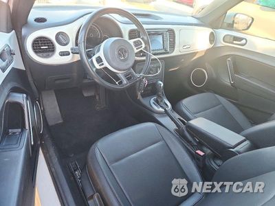 Zdjęcie 8 z 12 samochodu: 2016 VOLKSWAGEN BEETLE SE VIN:3VWJ17AT4GM602911 - miniatura