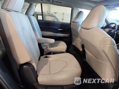 Zdjęcie 11 z 13 samochodu: 2026 TOYOTA GRAND HIGHLANDER LIMITED VIN:5TDAAAB59TS151033 - miniatura