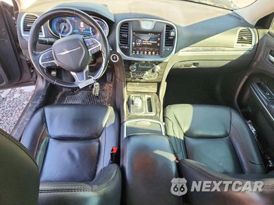 Zdjęcie 8 z 12 samochodu: 2015 CHRYSLER 300 LIMITED VIN:2C3CCAAGXFH868005 - miniatura
