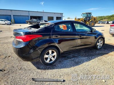 Trzecie zdjęcie samochodu z tyłu: 2013 HYUNDAI ELANTRA GLS VIN:5NPDH4AE2DH382858 - miniatura