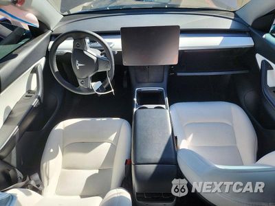Zdjęcie 8 z 13 samochodu: 2022 TESLA MODEL Y VIN:7SAYGDEE2NF439190 - miniatura