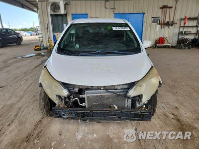 Piąte zdjęcie samochodu w środku: 2015 NISSAN VERSA NOTE SV VIN:3N1CE2CP9FL403847 - miniatura