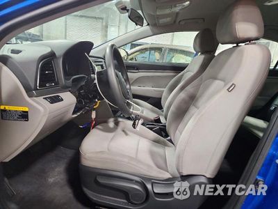 Zdjęcie 7 z 12 samochodu: 2017 HYUNDAI ELANTRA SE VIN:5NPD74LF7HH210310 - miniatura