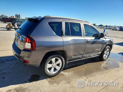 Trzecie zdjęcie samochodu z tyłu: 2017 JEEP COMPASS LATITUDE VIN:1C4NJDEB3HD204655 - miniatura