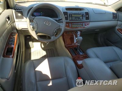 Zdjęcie 8 z 12 samochodu: 2005 TOYOTA CAMRY XLE VIN:4T1BE30K75U512220 - miniatura