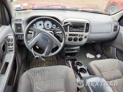 Zdjęcie 8 z 12 samochodu: 2004 FORD ESCAPE XLT VIN:1FMYU93164KA29203 - miniatura