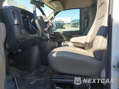 Zdjęcie 7 z 14 samochodu: 2024 CHEVROLET EXPRESS G2500 VIN:1GCWGAFP6R1106251 - miniatura