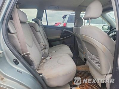 Zdjęcie 11 z 13 samochodu: 2006 TOYOTA RAV4 LIMITED VIN:JTMBD31V265000487 - miniatura