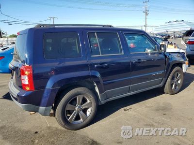 Trzecie zdjęcie samochodu z tyłu: 2016 JEEP PATRIOT SPORT VIN:1C4NJPBA9GD748962 - miniatura