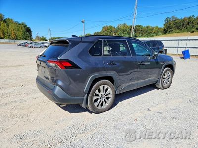 Trzecie zdjęcie samochodu z tyłu: 2021 TOYOTA RAV4 XLE PREMIUM VIN:2T3A1RFV2MW143798 - miniatura