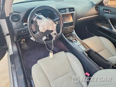 Zdjęcie 8 z 13 samochodu: 2014 LEXUS IS 250 VIN:JTHFF2C2XE2531105 - miniatura