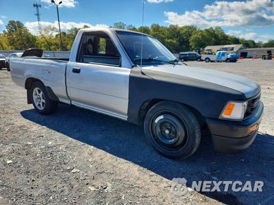 Czwarte zdjęcie samochodu z boku: 1991 TOYOTA PICKUP 1/2 TON SHORT WHEELBASE VIN:JT4RN81A6M5120599 - miniatura