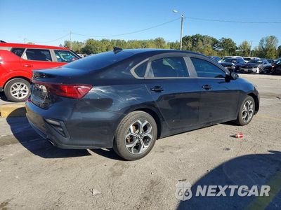 Trzecie zdjęcie samochodu z tyłu: 2019 KIA FORTE LXS VIN:3KPF24AD1KE014836 - miniatura