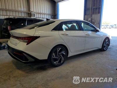 Trzecie zdjęcie samochodu z tyłu: 2024 HYUNDAI ELANTRA LIMITED VIN:KMHLP4DG2RU795741 - miniatura