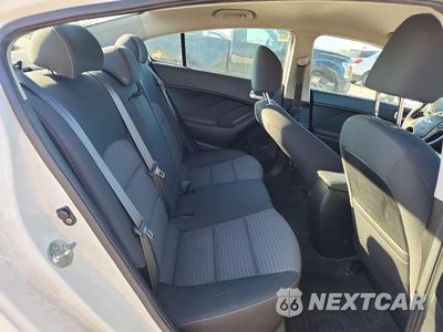 Zdjęcie 10 z 13 samochodu: 2018 KIA FORTE LX VIN:3KPFL4A7XJE265294 - miniatura