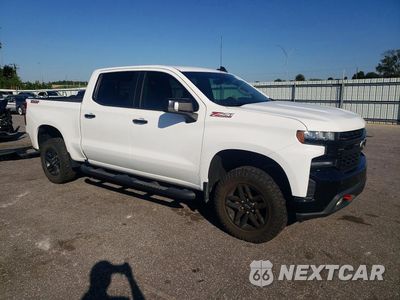 Czwarte zdjęcie samochodu z boku: 2020 CHEVROLET SILVERADO K1500 LT TRAIL BOSS VIN:3GCPYFED6LG391418 - miniatura