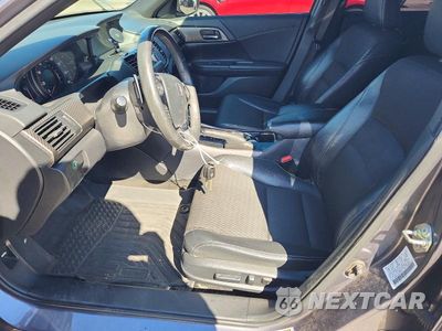 Zdjęcie 7 z 12 samochodu: 2017 HONDA ACCORD SPORT VIN:1HGCR2F50HA274825 - miniatura