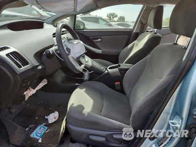 Zdjęcie 7 z 12 samochodu: 2015 TOYOTA PRIUS TWO VIN:JTDKN3DU6F1996853 - miniatura