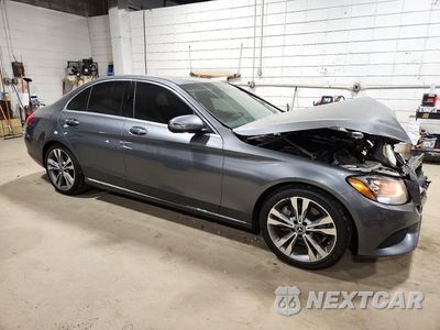 Czwarte zdjęcie samochodu z boku: 2018 MERCEDES-BENZ C 300 VIN:55SWF4JB6JU271307 - miniatura