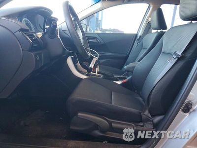 Zdjęcie 7 z 12 samochodu: 2017 HONDA ACCORD VIN:1HGCR2F30HA265363 - miniatura