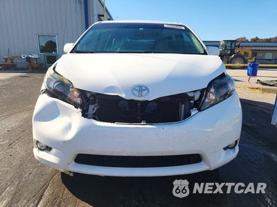 Piąte zdjęcie samochodu w środku: 2014 TOYOTA SIENNA XLE 8-PASSENGER VIN:5TDYK3DC5ES511565 - miniatura