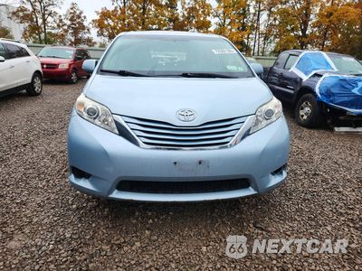 Piąte zdjęcie samochodu w środku: 2017 TOYOTA SIENNA LE VIN:5TDKZ3DC6HS865651 - miniatura