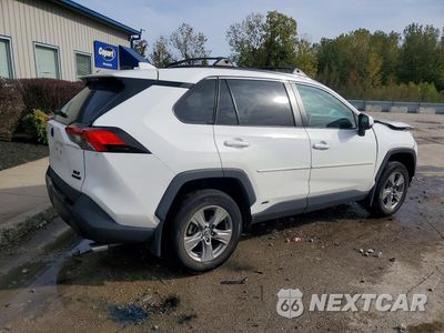 Trzecie zdjęcie samochodu z tyłu: 2024 TOYOTA RAV4 HYBRID XLE VIN:4T3RWRFV6RU120178 - miniatura