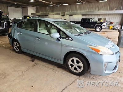 Czwarte zdjęcie samochodu z boku: 2013 TOYOTA PRIUS THREE VIN:JTDKN3DUXD1642878 - miniatura
