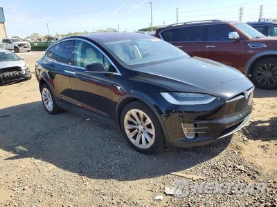 Czwarte zdjęcie samochodu z boku: 2018 TESLA MODEL X VIN:5YJXCDE27JF126978 - miniatura