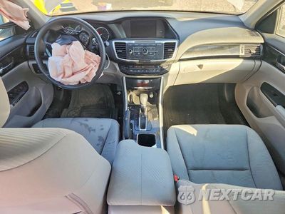 Zdjęcie 8 z 13 samochodu: 2017 HONDA ACCORD LX VIN:1HGCR2F38HA186393 - miniatura