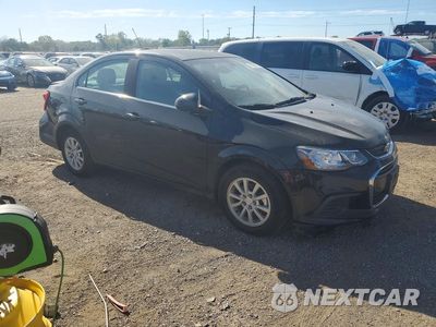 Czwarte zdjęcie samochodu z boku: 2018 CHEVROLET SONIC LT VIN:1G1JD5SH9J4100576 - miniatura