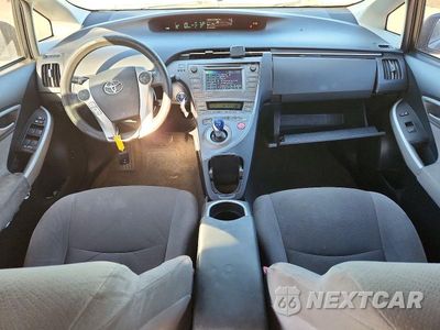Zdjęcie 8 z 12 samochodu: 2013 TOYOTA PRIUS THREE VIN:JTDKN3DU2D1695560 - miniatura