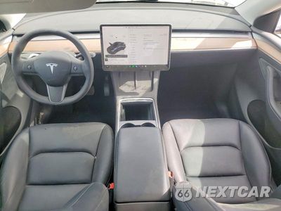 Zdjęcie 8 z 14 samochodu: 2025 TESLA MODEL Y VIN:7SAYGDED1SF250730 - miniatura