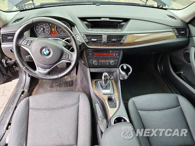 Zdjęcie 8 z 13 samochodu: 2013 BMW X1 XDRIVE28I VIN:WBAVL1C57DVR85588 - miniatura