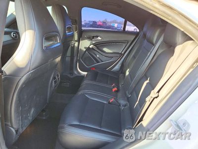 Zdjęcie 10 z 12 samochodu: 2018 MERCEDES-BENZ CLA 250 VIN:WDDSJ4EB4JN583240 - miniatura