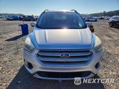 Piąte zdjęcie samochodu w środku: 2018 FORD ESCAPE SE VIN:1FMCU9GD9JUA11762 - miniatura